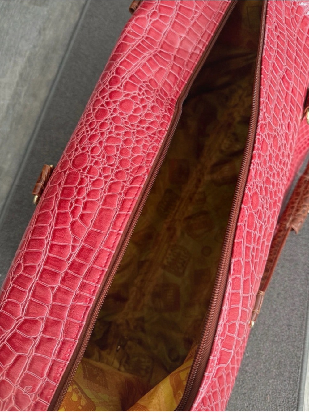 NWT Samantha Brown Gorgeous Pink Croc 2Piece Luggage Set - Picture 6 of 8
